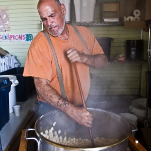 Gary Abraham, owner of the Rolling Donut, making kettle corn at Kruger's Farm in Oregon.
